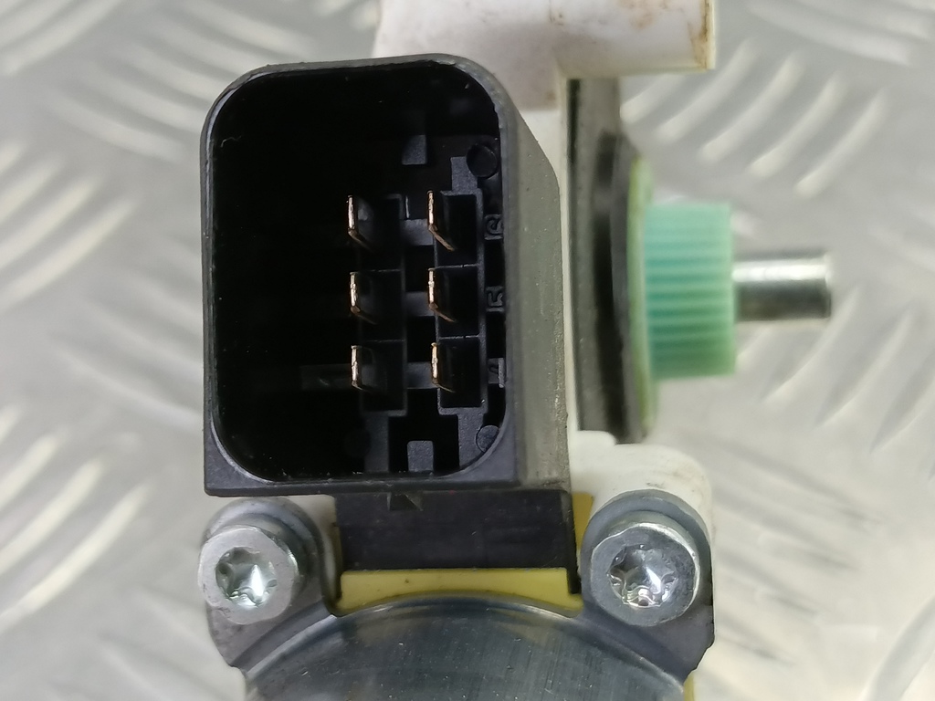 моторчик стеклоподъёмника MERCEDES-BENZ Vito  A0009069600, 4310 рублей, Москва