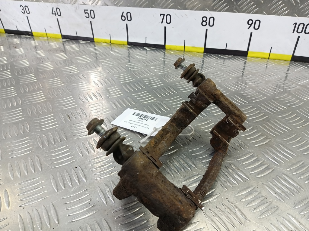 скоба суппорта Fiat Doblo 1.4 MT (78 л.с.)Doblo  I рестайлинг (2005—2015) Фургон 77365975, 1550 рублей, Москва