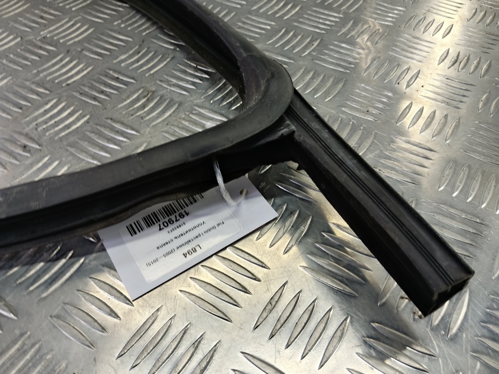 уплотнитель стекла Fiat Doblo 1.4 MT (78 л.с.)Doblo  I рестайлинг (2005—2015) Фургон 51883273, 3620 рублей, Москва