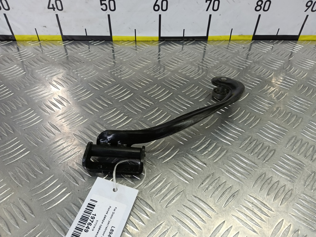 ролик двери сдвижной Fiat Doblo 1.4 MT (78 л.с.)Doblo  I рестайлинг (2005—2015) Фургон 51731619, 750 рублей, Москва