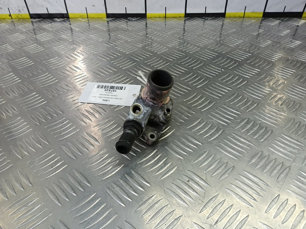 корпус термостата Fiat Doblo 1.4 MT (78 л.с.)Doblo  I рестайлинг (2005—2015) Фургон 55202176, 860 рублей, Москва