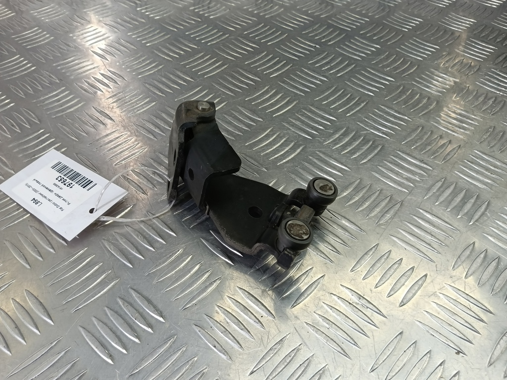 ролик двери сдвижной Fiat Doblo 1.4 MT (78 л.с.)Doblo  I рестайлинг (2005—2015) Фургон 46843005, 1320 рублей, Москва