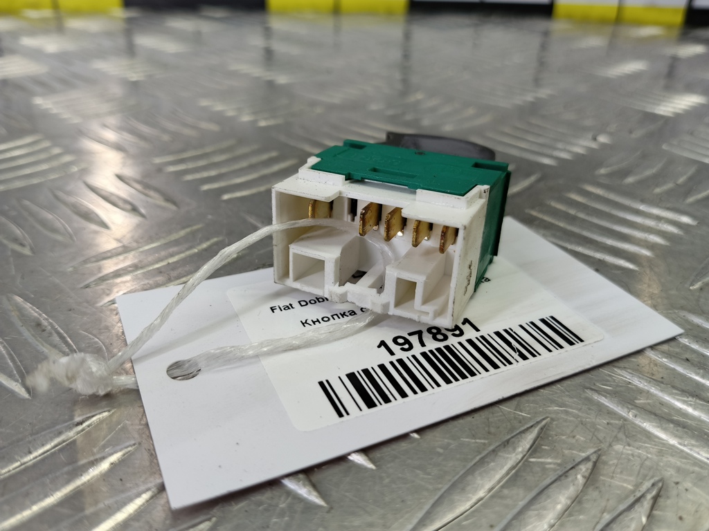 кнопка стеклоподъемника Fiat Doblo 1.4 MT (78 л.с.)Doblo  I рестайлинг (2005—2015) Фургон 735417036, 3279 рублей, Москва