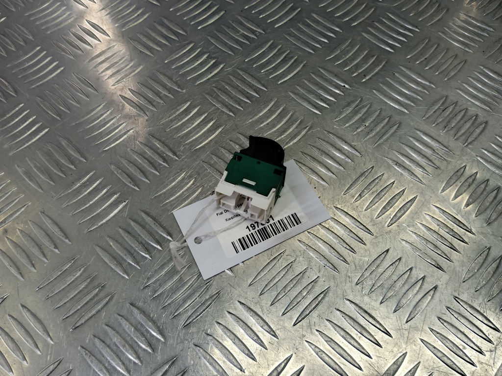 кнопка стеклоподъемника Fiat Doblo 1.4 MT (78 л.с.)Doblo  I рестайлинг (2005—2015) Фургон 735417036, 3279 рублей, Москва