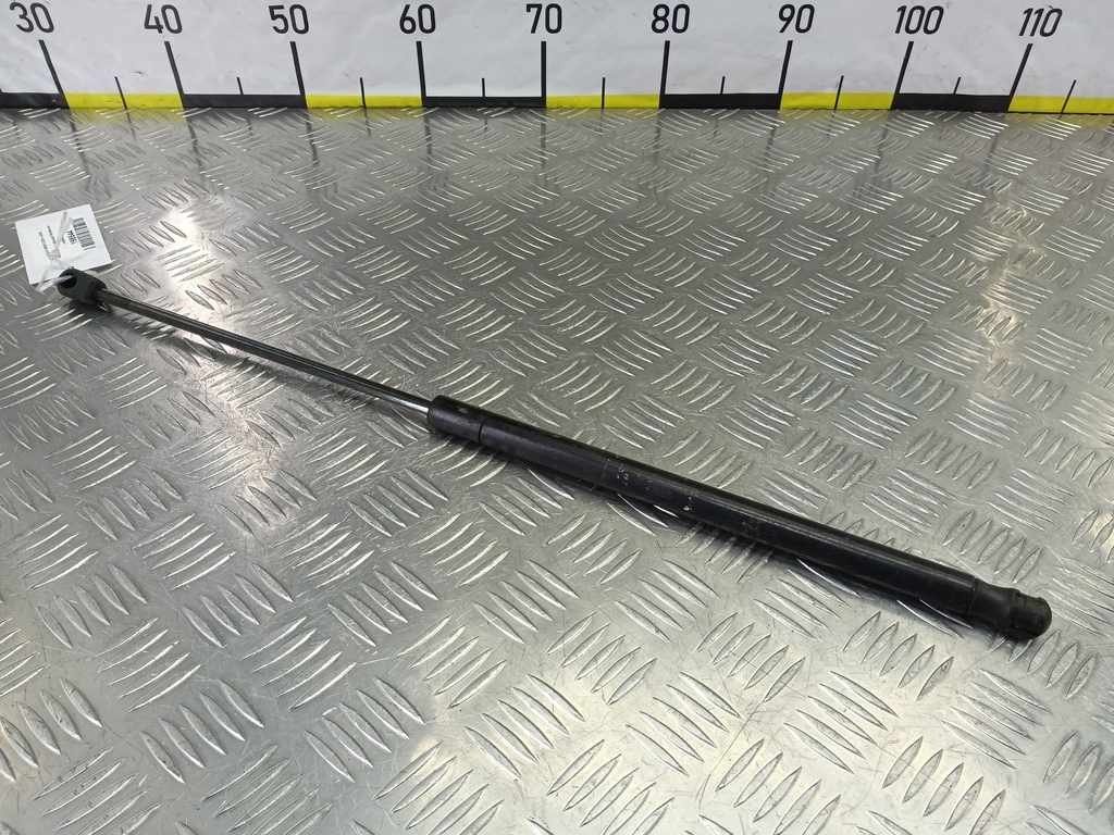 амортизатор крышки багажника SUZUKI IGNIS  8185086G00, 1550 рублей, Москва