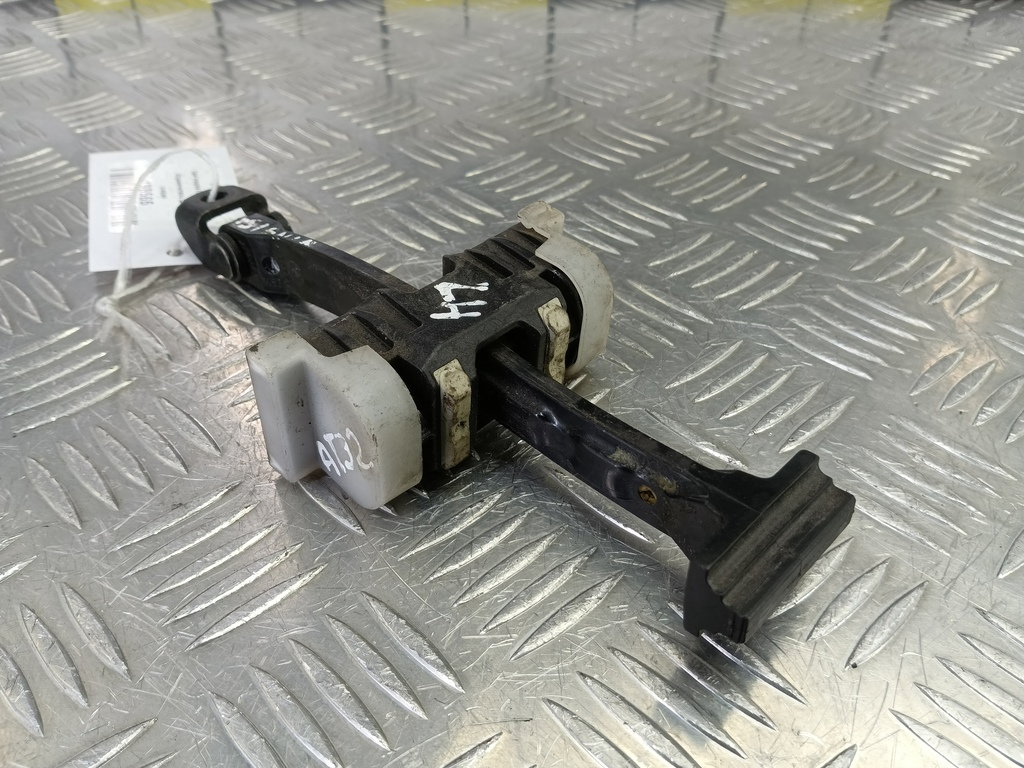 ограничитель двери Opel Insignia  5160264, 2010 рублей, Москва