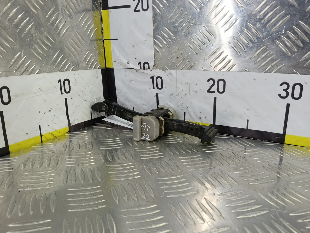 ограничитель двери Opel Insignia  5160264, 2010 рублей, Москва