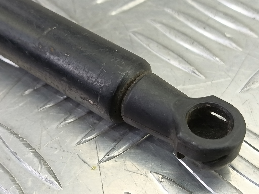 амортизатор крышки багажника HONDA Civic  74820SMGE02, 860 рублей, Москва