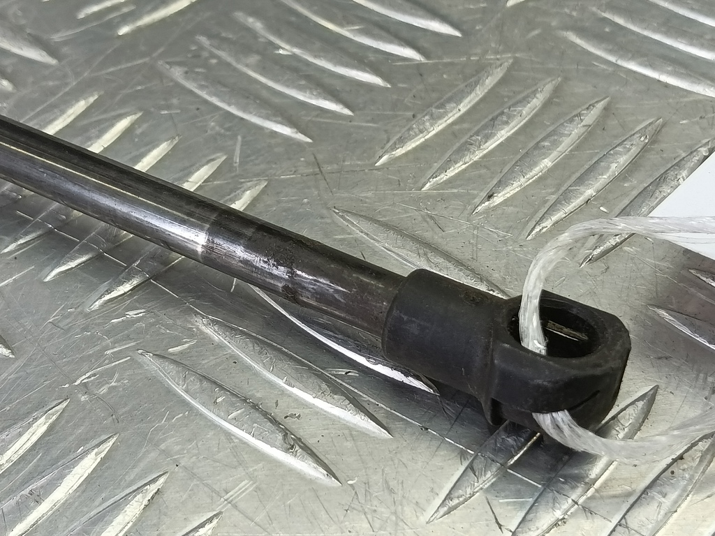 амортизатор крышки багажника NISSAN X-TRAIL  90450EQ325, 860 рублей, Москва