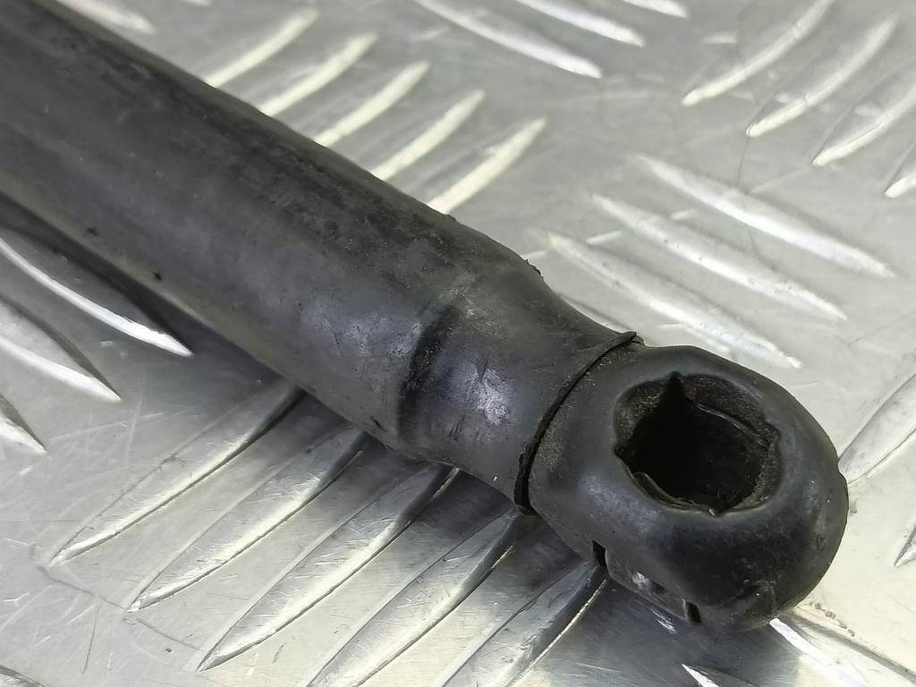 амортизатор крышки багажника Hyundai MATRIX 1.6 MT (103 л.с.)Matrix  I рестайлинг (2005—2008) Минивэн 8177017031, 630 рублей, Москва