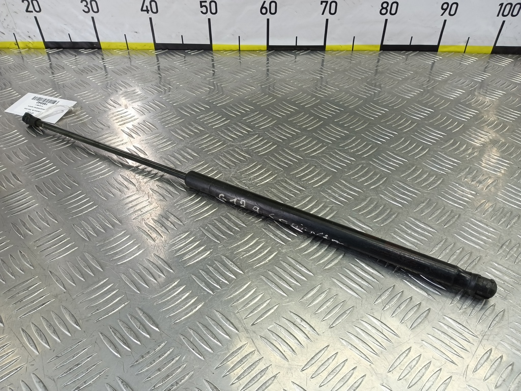 амортизатор капота Kia SORENTO  811813E011, 860 рублей, Москва