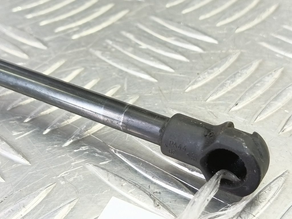 амортизатор капота Kia SORENTO  811813E011, 860 рублей, Москва