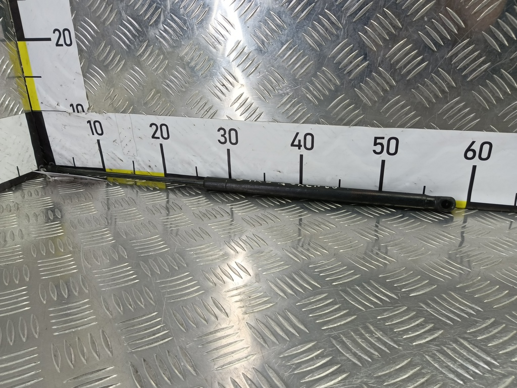 амортизатор капота Kia SORENTO  811813E011, 860 рублей, Москва