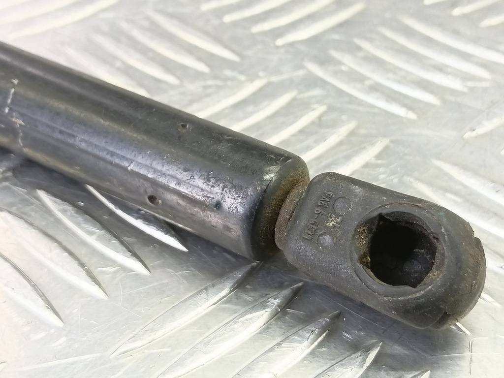 амортизатор крышки багажника MITSUBISHI Space Star  MR248940, 980 рублей, Москва