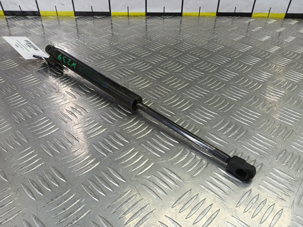 амортизатор крышки багажника Kia Ceed  817701H521, 750 рублей, Москва