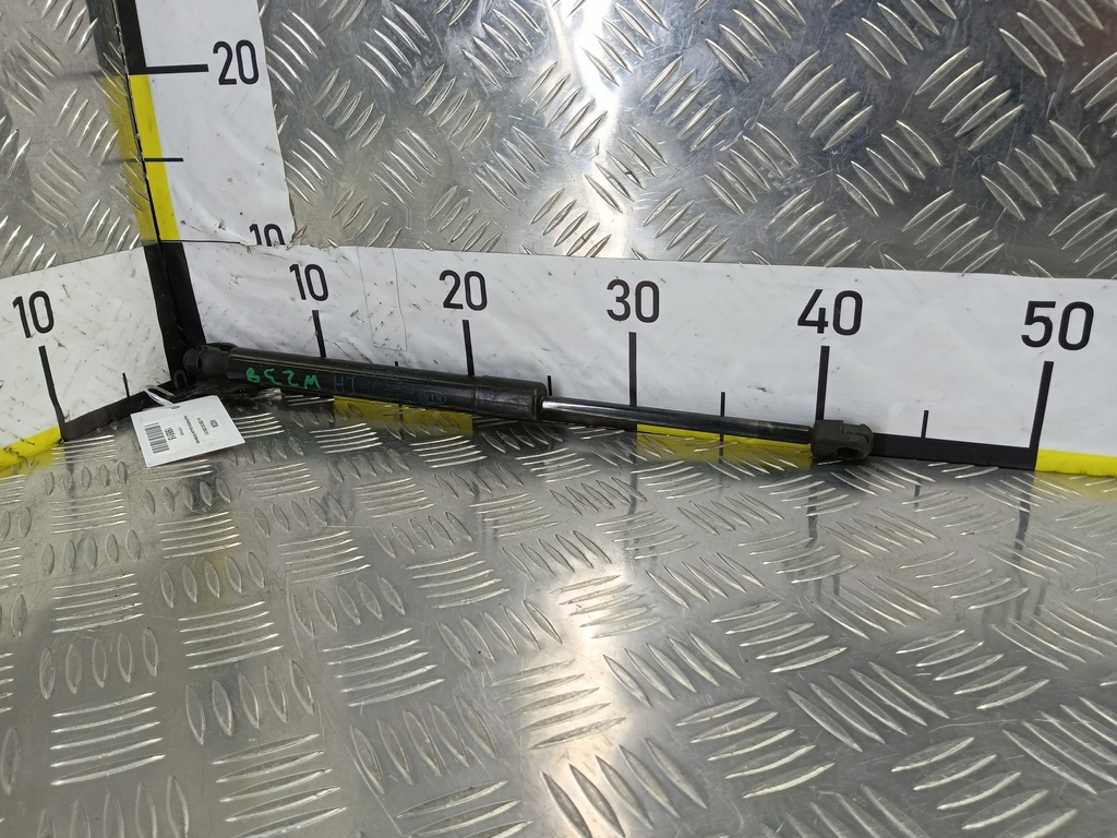 амортизатор крышки багажника Kia Ceed  817701H521, 750 рублей, Москва