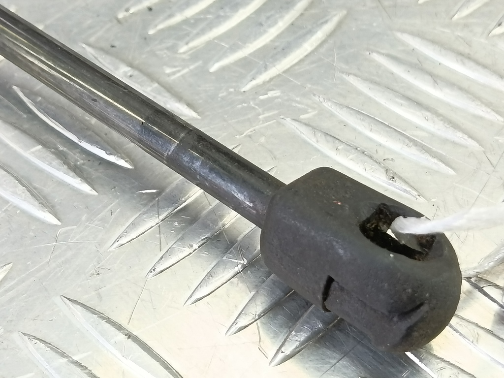 амортизатор крышки багажника Kia SPORTAGE  817801F010, 520 рублей, Москва