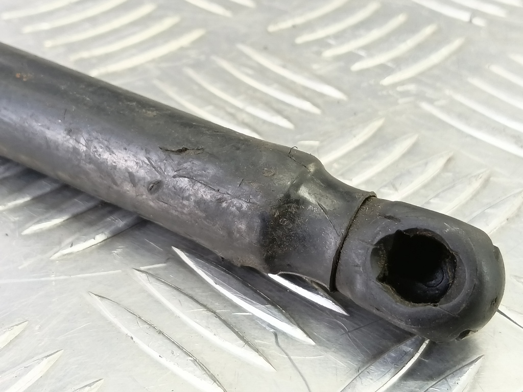 амортизатор крышки багажника Kia SPORTAGE  817801F010, 520 рублей, Москва