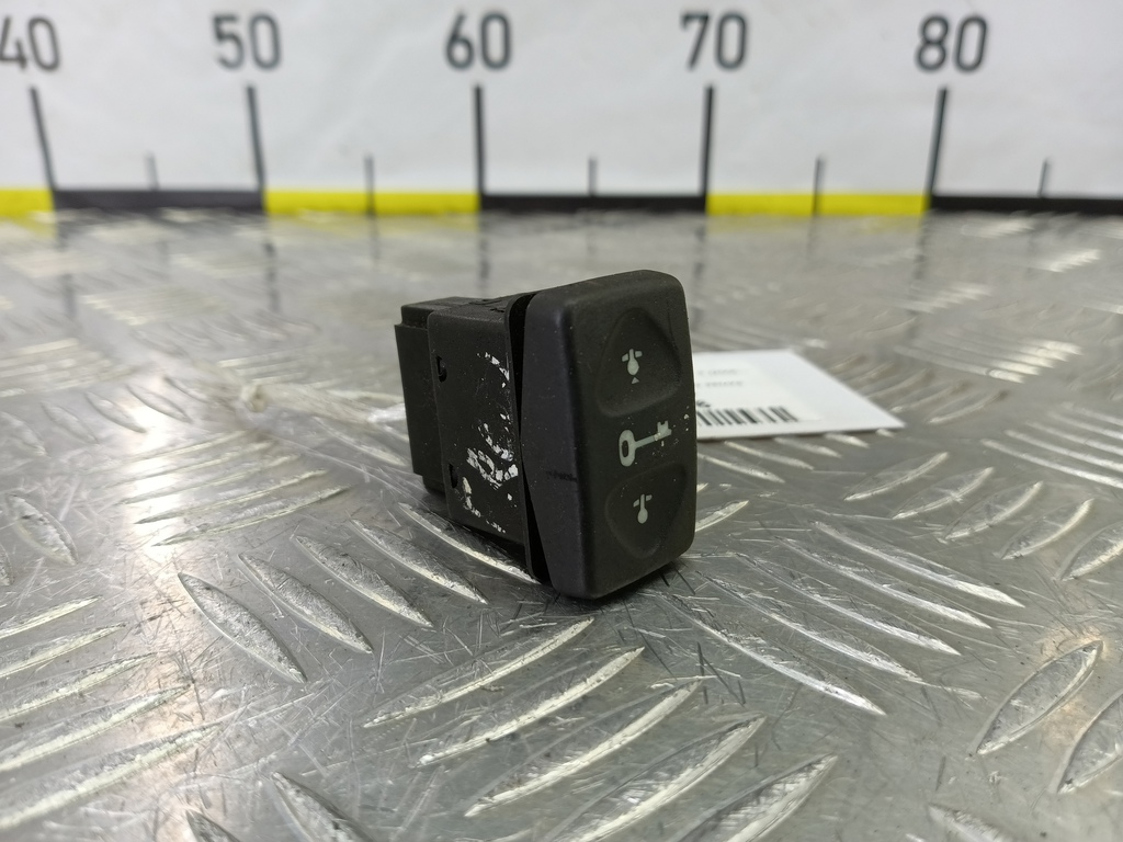 кнопка центрального замка LAND ROVER FREELANDER  YUF101530LNF, 520 рублей, Москва