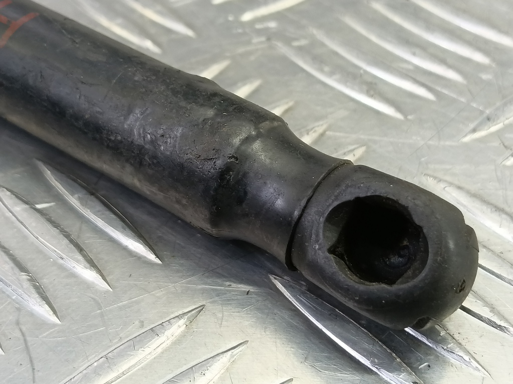 амортизатор крышки багажника Kia SPORTAGE  817801F010, 520 рублей, Москва