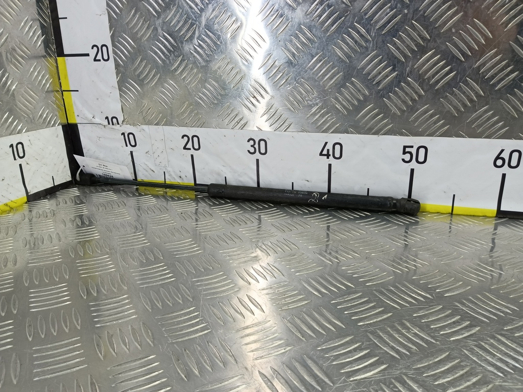 амортизатор крышки багажника Kia RIO  817801G000, 520 рублей, Москва