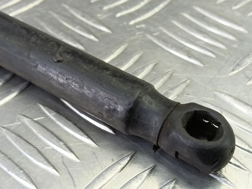 амортизатор крышки багажника Hyundai TUCSON 2.0 MT (140 л.с.)Tucson  I (2004—2011) Внедорожник 817712E000, 520 рублей, Москва