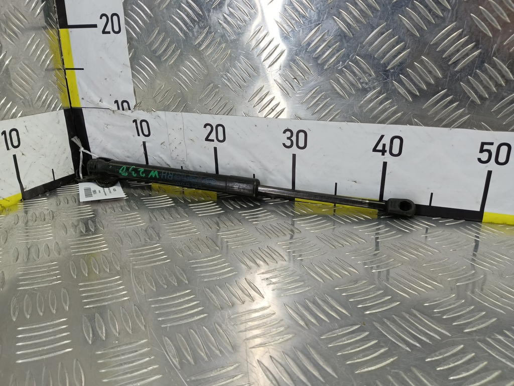 амортизатор крышки багажника Kia Ceed  817801H521, 750 рублей, Москва