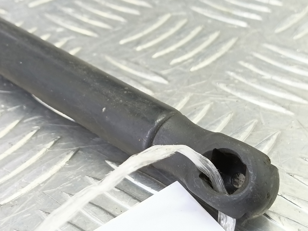 амортизатор крышки багажника SUZUKI IGNIS  8185086G00, 1550 рублей, Москва