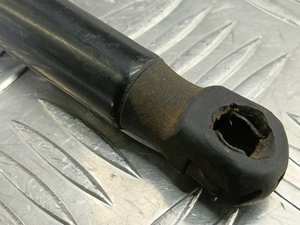 амортизатор крышки багажника Kia Ceed  81770A2000, 630 рублей, Москва