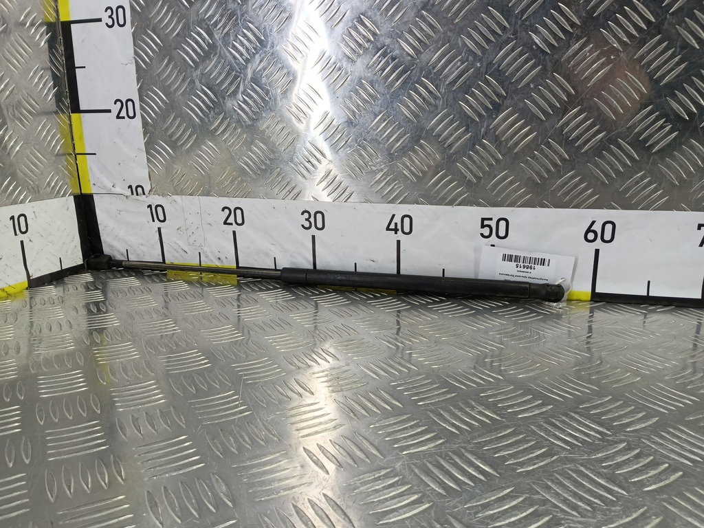 амортизатор крышки багажника SUZUKI IGNIS  8185086G00, 1550 рублей, Москва