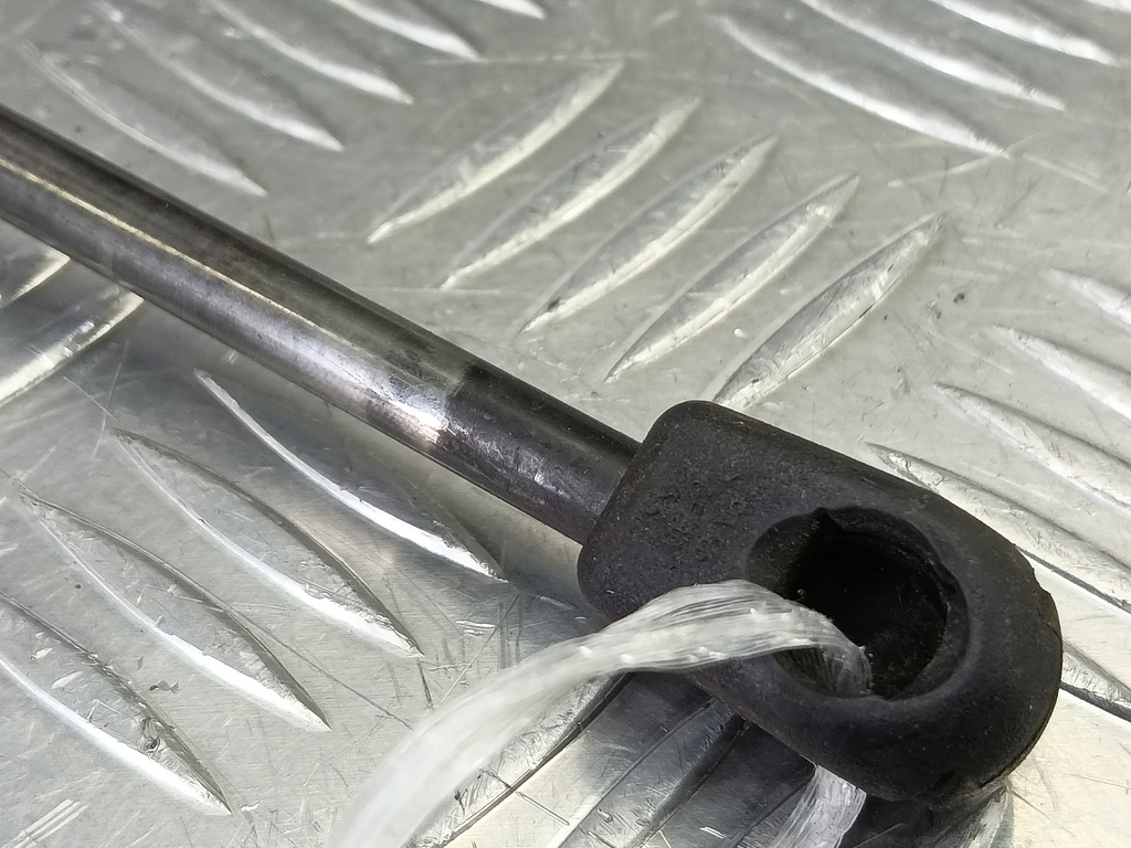 амортизатор крышки багажника FORD Fusion  1436155, 630 рублей, Москва