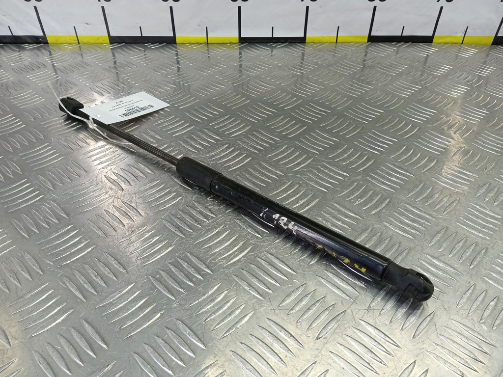 амортизатор крышки багажника Kia Ceed  81780A2000, 630 рублей, Москва