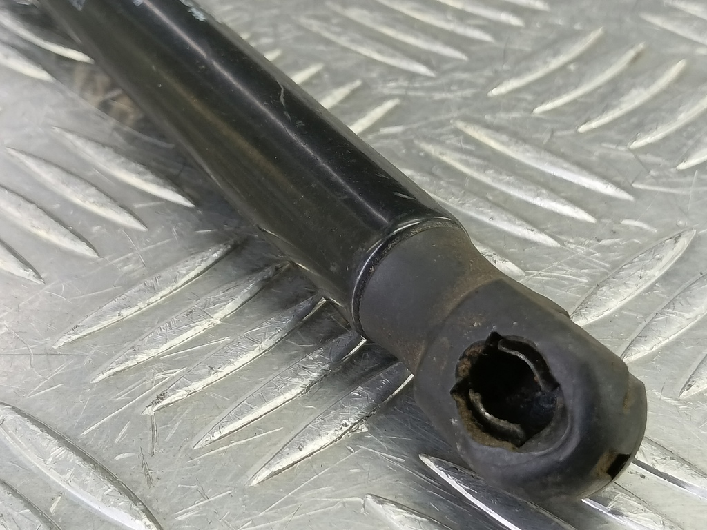 амортизатор крышки багажника Kia Ceed  81780A2000, 630 рублей, Москва