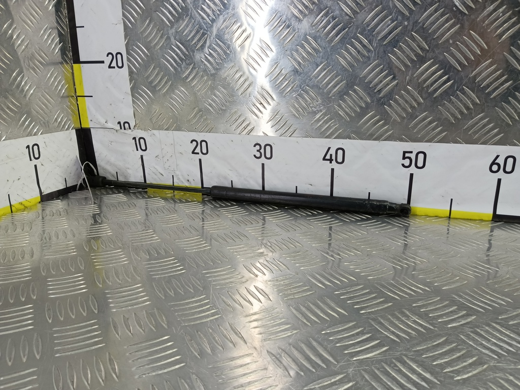 амортизатор крышки багажника Hyundai GETZ 1.4 AT (97 л.с.)Getz  I рестайлинг (2005—2011) Хетчбэк 817701C000, 750 рублей, Москва