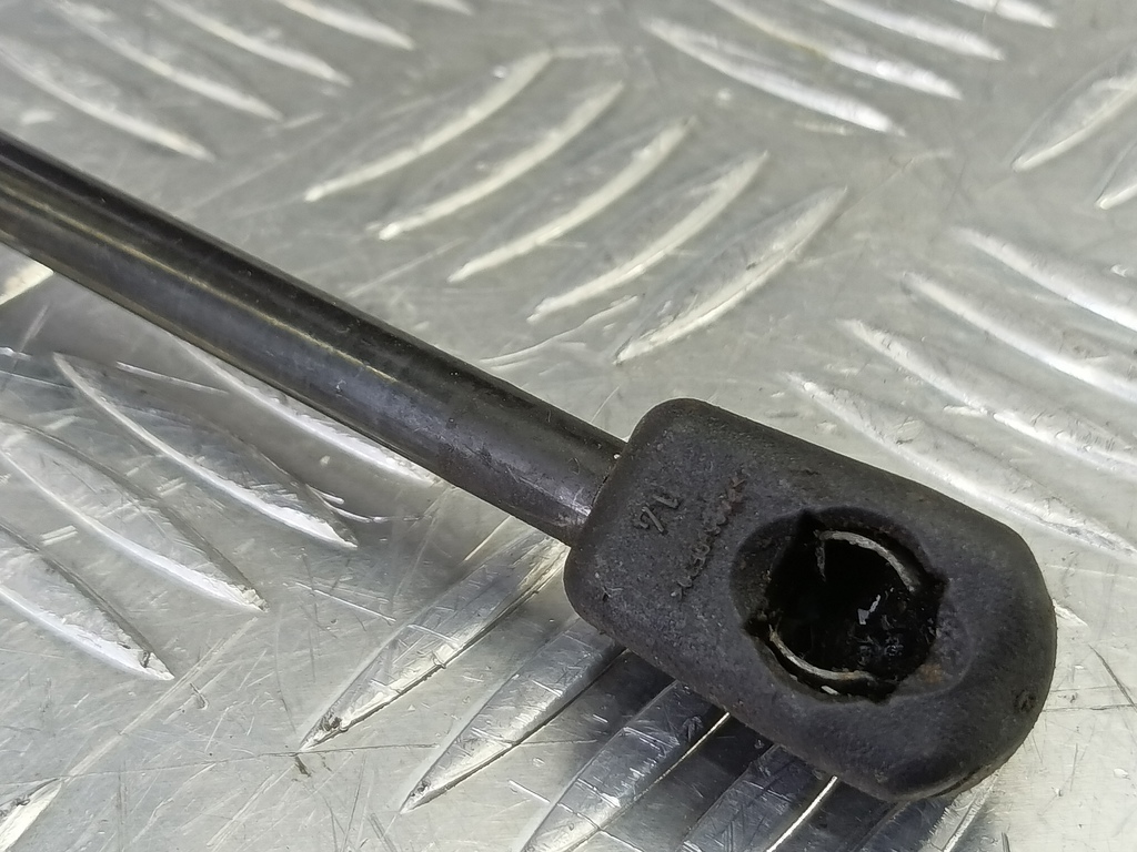 амортизатор капота LAND ROVER FREELANDER  LR001773, 750 рублей, Москва