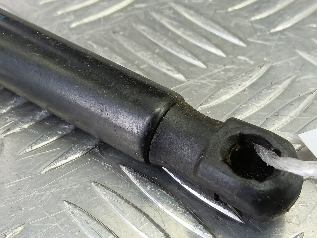 амортизатор капота LAND ROVER FREELANDER  LR001773, 750 рублей, Москва