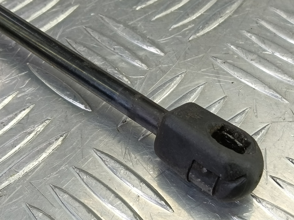 амортизатор капота LAND ROVER FREELANDER  LR001773, 750 рублей, Москва