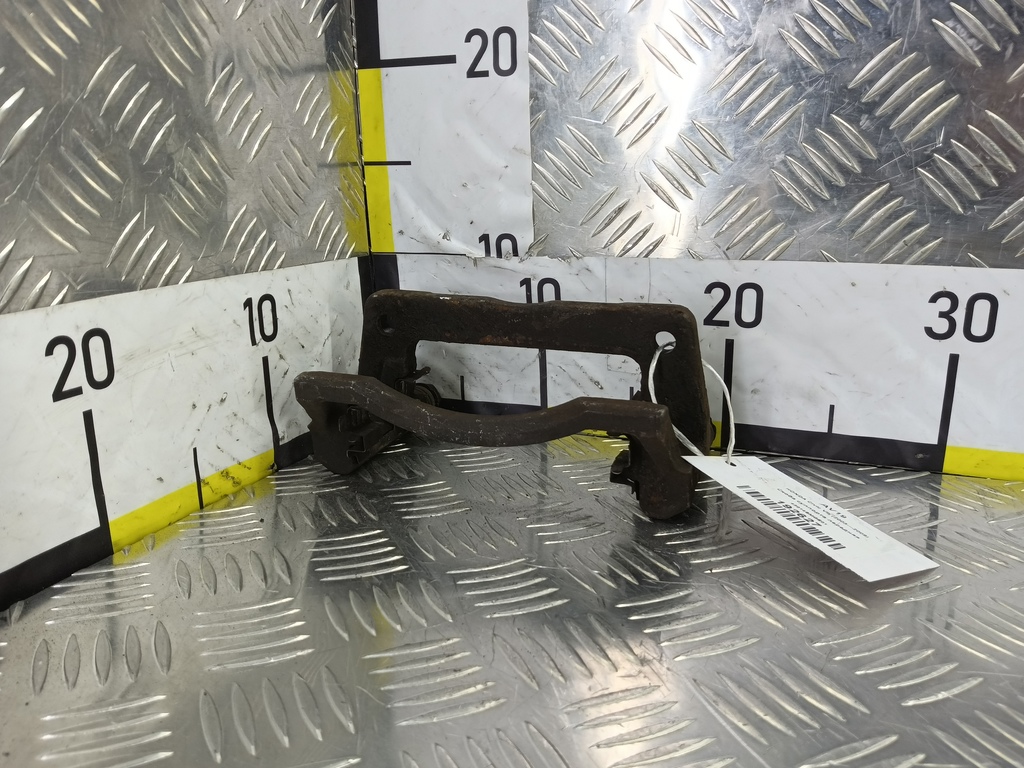 скоба суппорта HONDA Civic 1.8 MT (140 л.с.)Civic  VIII (2005—2009) Хетчбэк 45014SMGE01, 1210 рублей, Москва