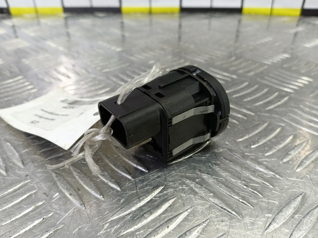 кнопка стеклоподъемника FORD Fusion 1.4 AMT (80 л.с.)Fusion  I рестайлинг (2005—2012) Хетчбэк 1459691, 2010 рублей, Москва