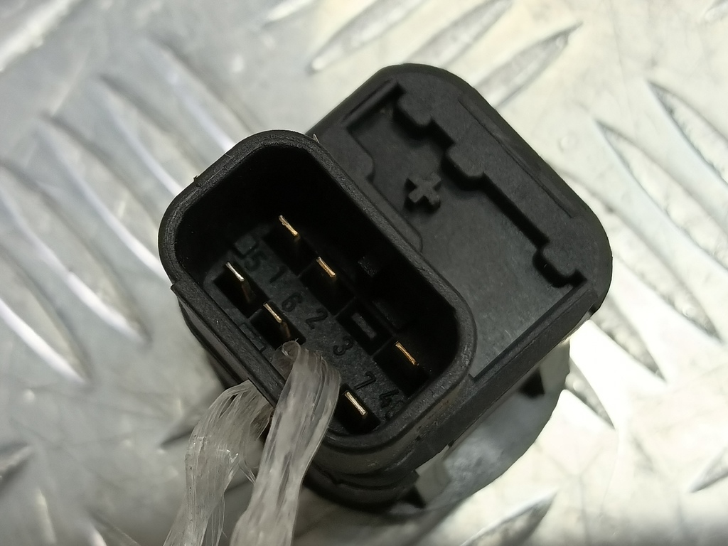 кнопка стеклоподъемника FORD Fusion 1.4 AMT (80 л.с.)Fusion  I рестайлинг (2005—2012) Хетчбэк 1459691, 2010 рублей, Москва