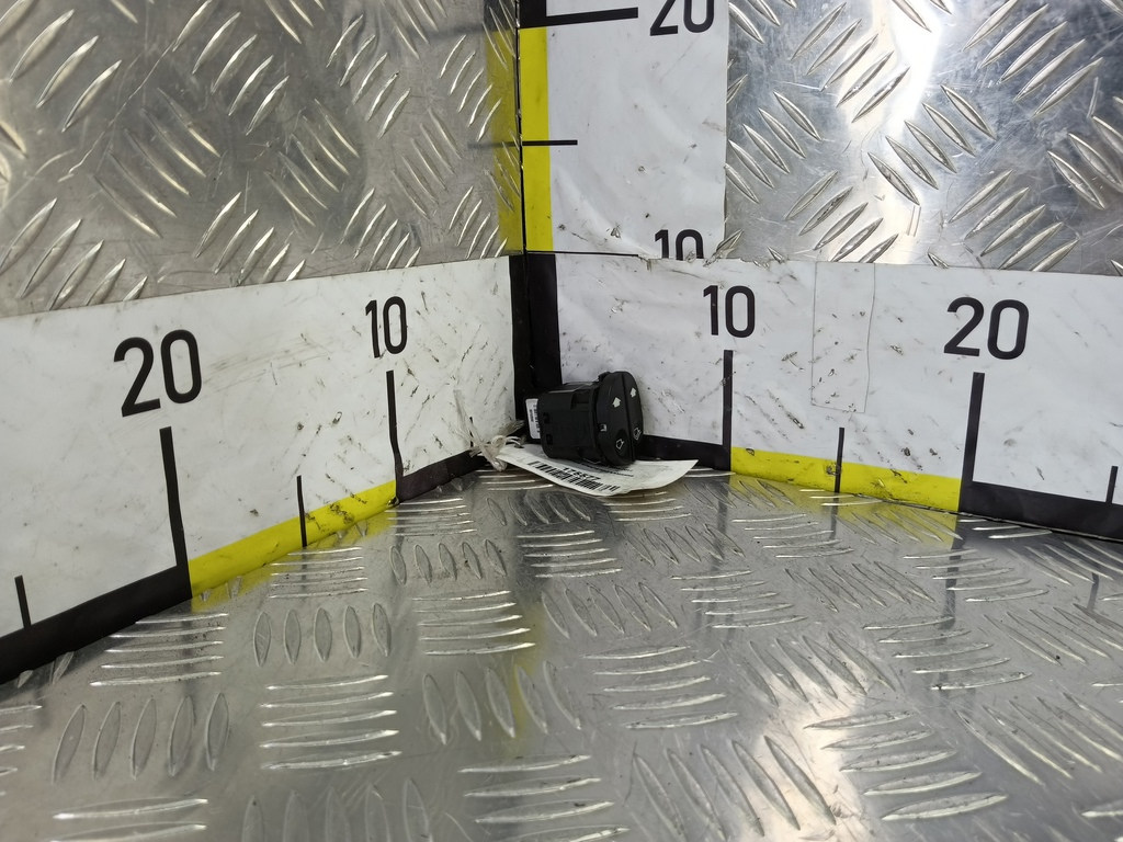 кнопка стеклоподъемника FORD Fusion 1.4 AMT (80 л.с.)Fusion  I рестайлинг (2005—2012) Хетчбэк 1459691, 2010 рублей, Москва