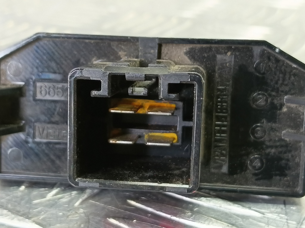 резистор отопителя (ежик) FORD Focus  1804471, 1550 рублей, Москва