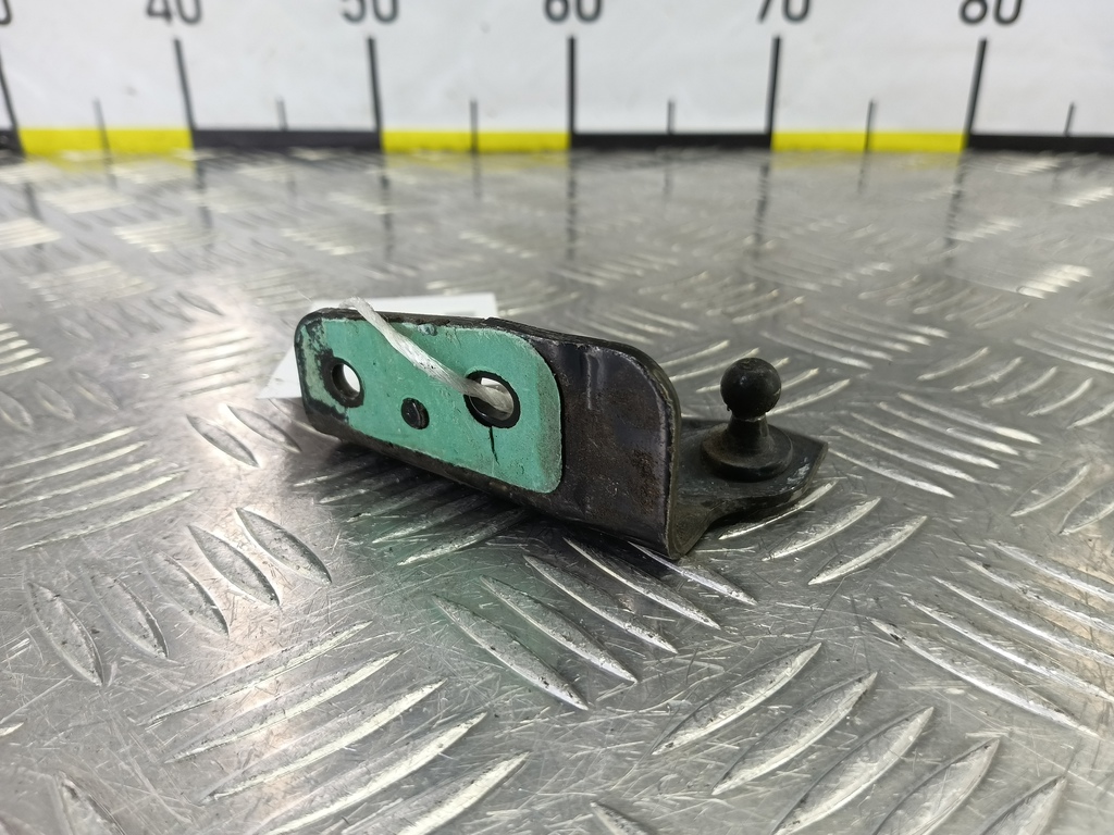 крепеж газового упора FORD Focus  2186903, 520 рублей, Москва