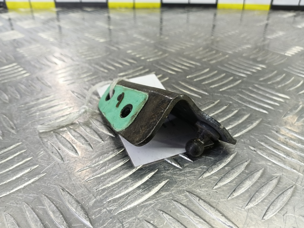 крепеж газового упора FORD Focus  2186901, 520 рублей, Москва