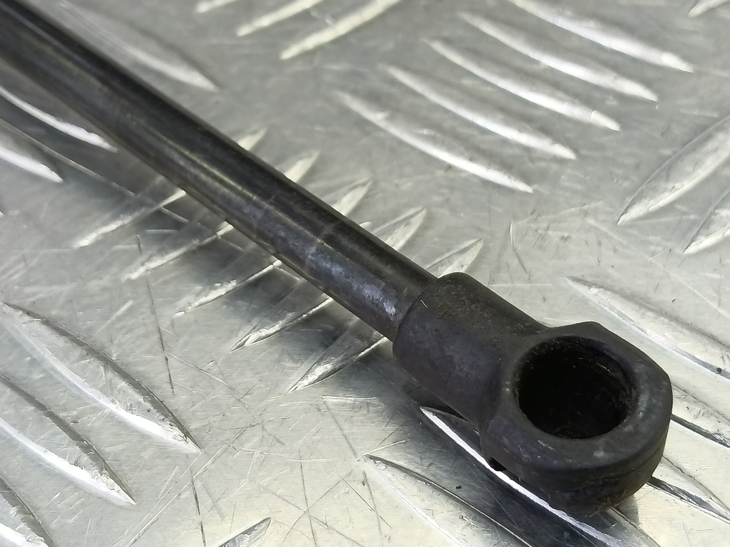 амортизатор капота Kia SORENTO  811813E010, 860 рублей, Москва