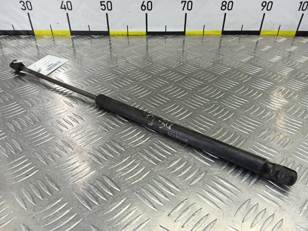 амортизатор крышки багажника Kia RIO  817701G000, 520 рублей, Москва