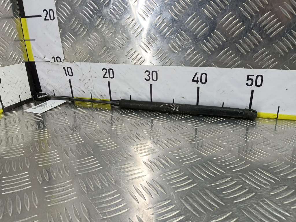 амортизатор крышки багажника Kia RIO  817701G000, 520 рублей, Москва