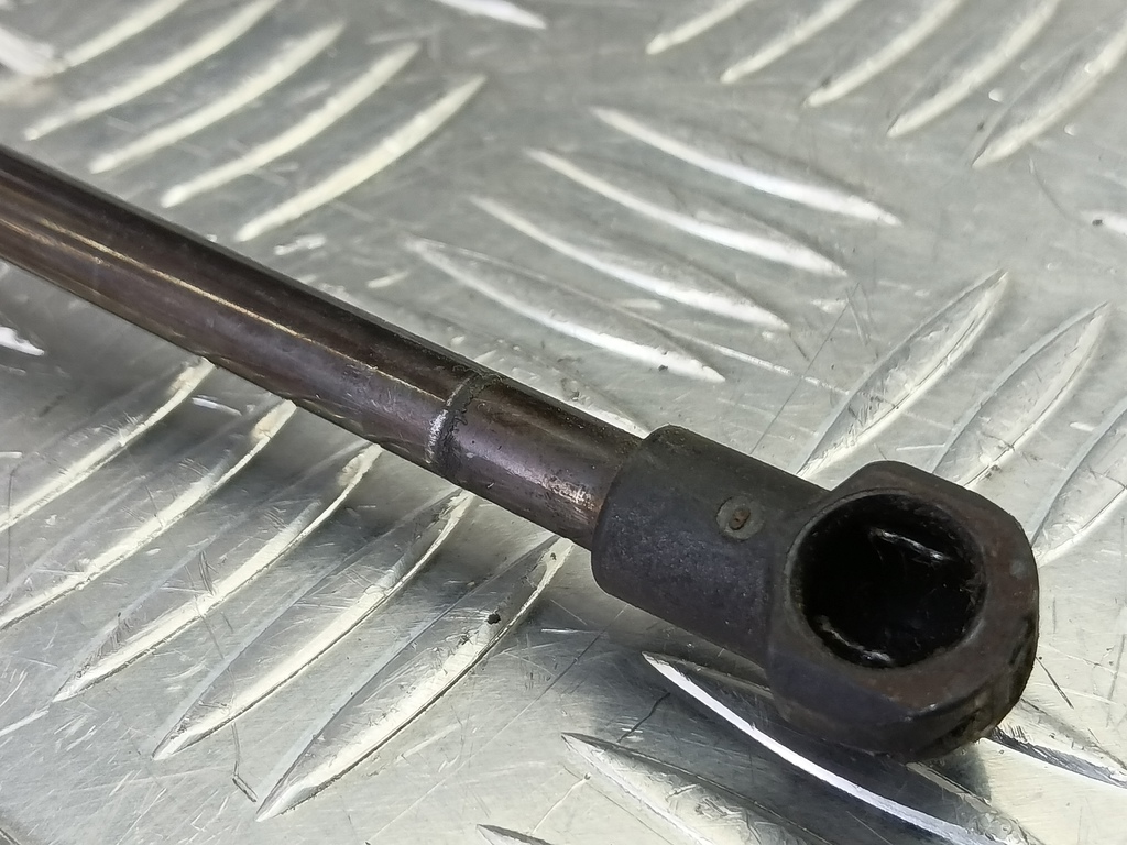 амортизатор капота Kia SORENTO  811813E010, 860 рублей, Москва