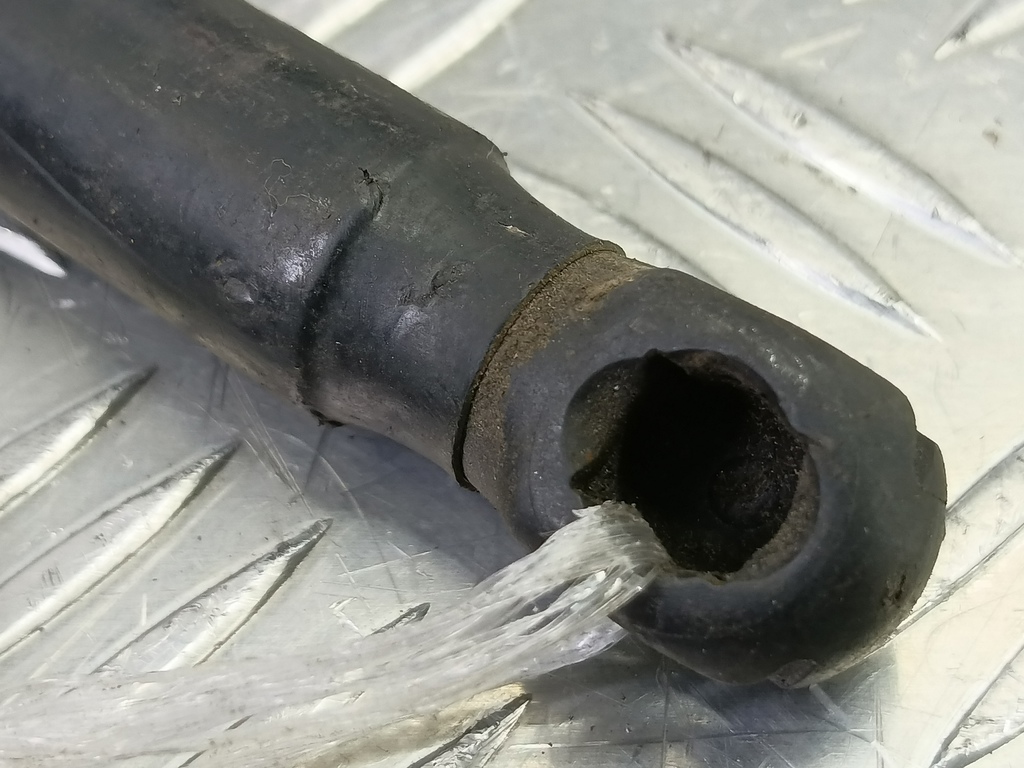 амортизатор крышки багажника Hyundai TUCSON  817712E000, 520 рублей, Москва