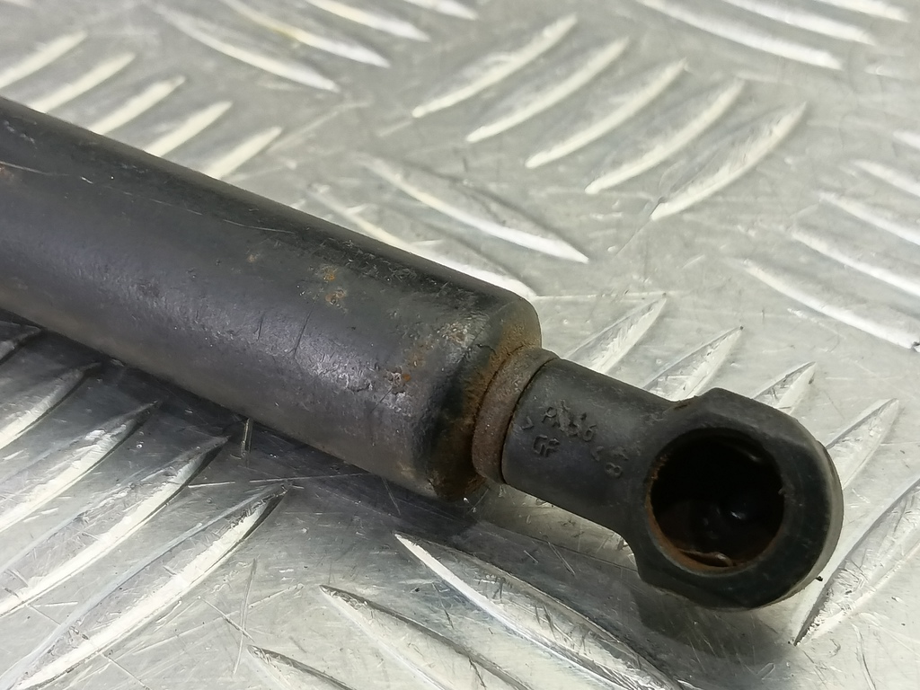 амортизатор крышки багажника Hyundai SANTA FE  8177126010, 860 рублей, Москва